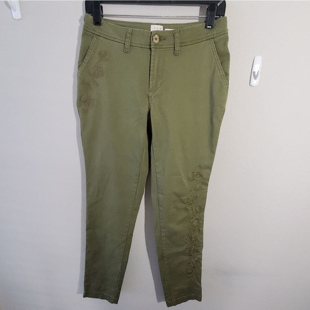 A NEW day green embroidered floral pants‎ Size 2
